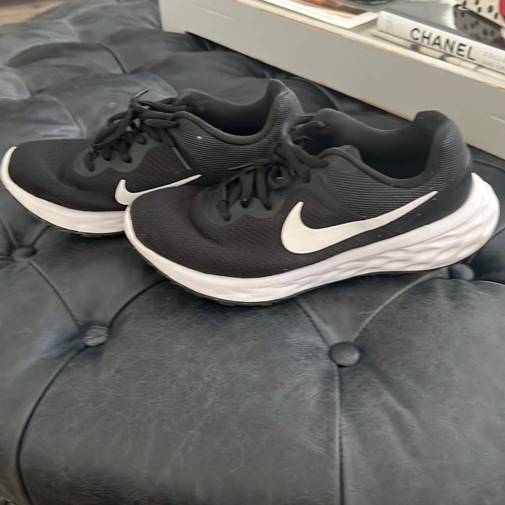 Nike size 7.  Worn once, great condition.